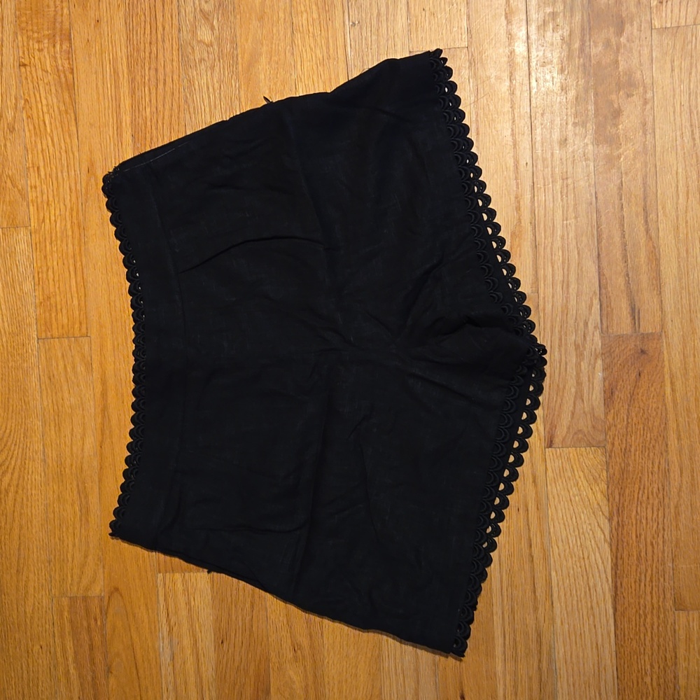 Express high-waisted linen-blend shorts with eyelet trim in black. Size 8 NWT